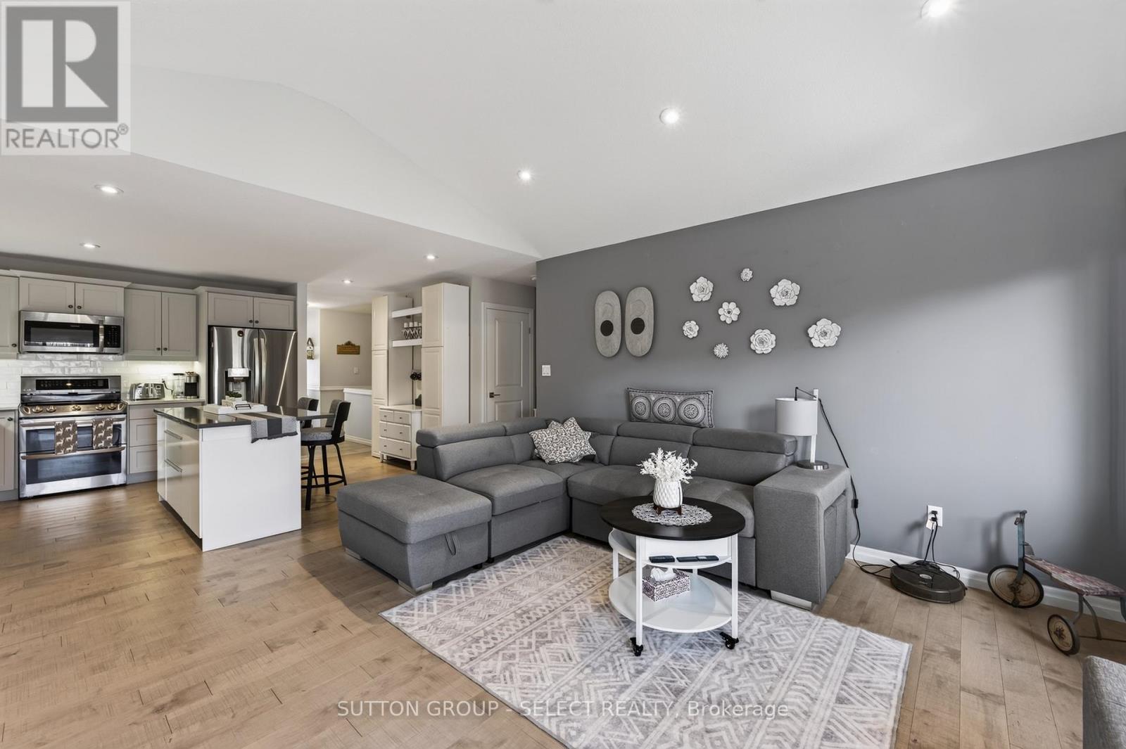 17 Cortland Terrace, St. Thomas, Ontario  N5R 0J6 - Photo 5 - X13707864