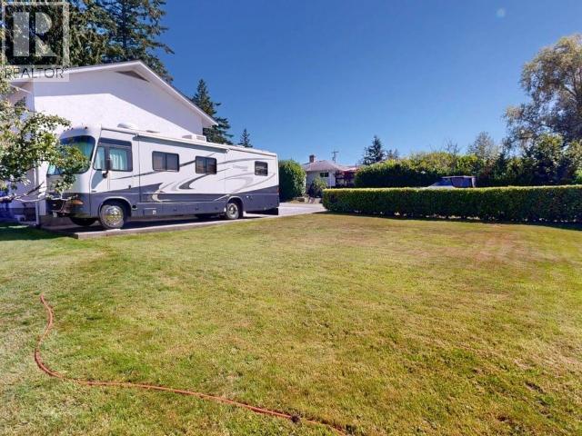 7251 Hazelton Street, Powell River, British Columbia   - Photo 2 - 20156