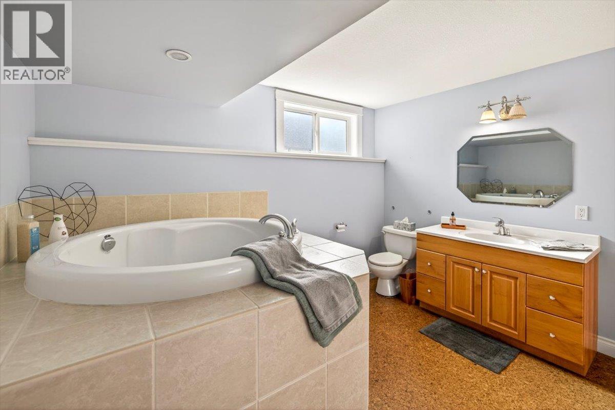 1258 Valley View Drive, Sparwood, British Columbia  V0B 2G2 - Photo 39 - 10390631