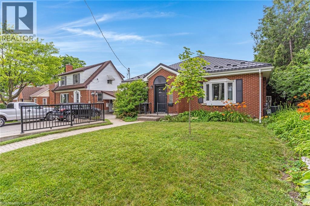 805 Rockway Drive, Kitchener, Ontario  N2G 3B6 - Photo 2 - 40846259