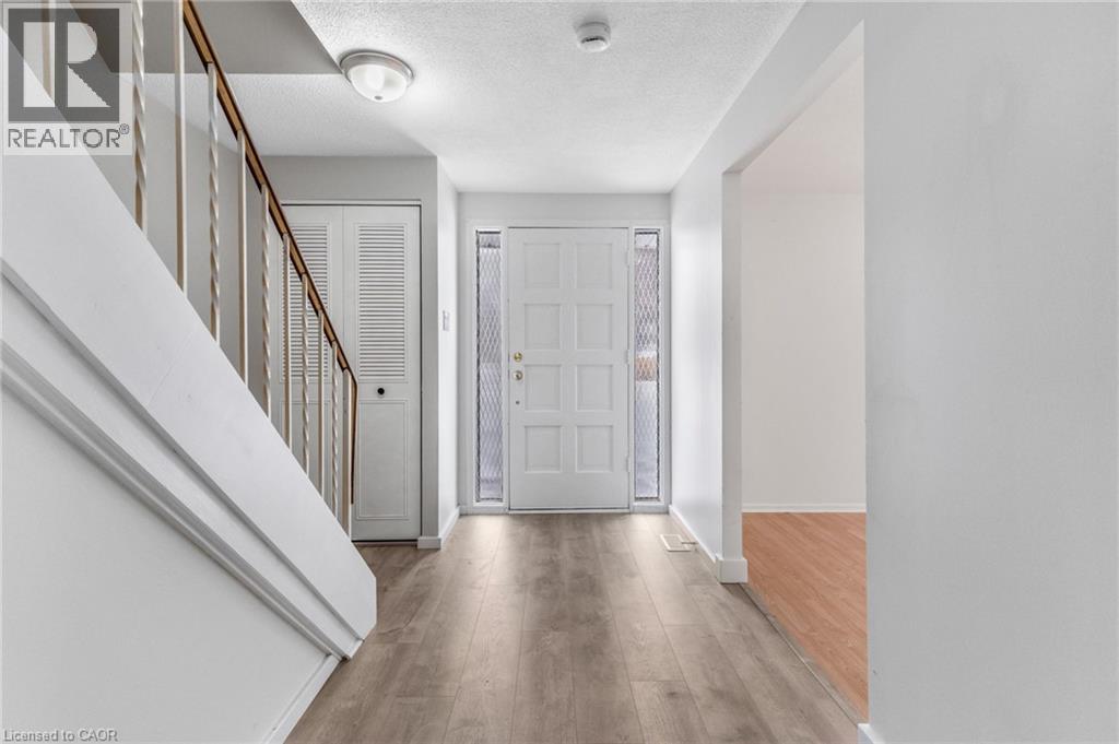 111 Manor Drive, Kitchener, Ontario  N2A 2T9 - Photo 4 - 40852636