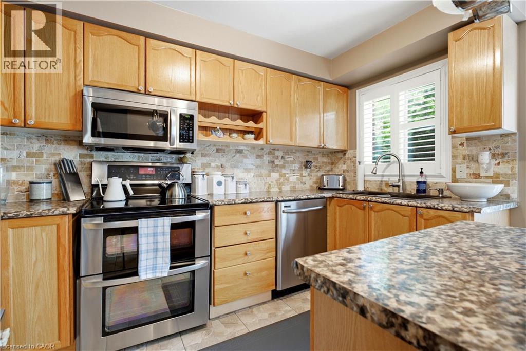 131 Huntingwood Avenue, Hamilton, Ontario  L9H 6X5 - Photo 17 - 40853793