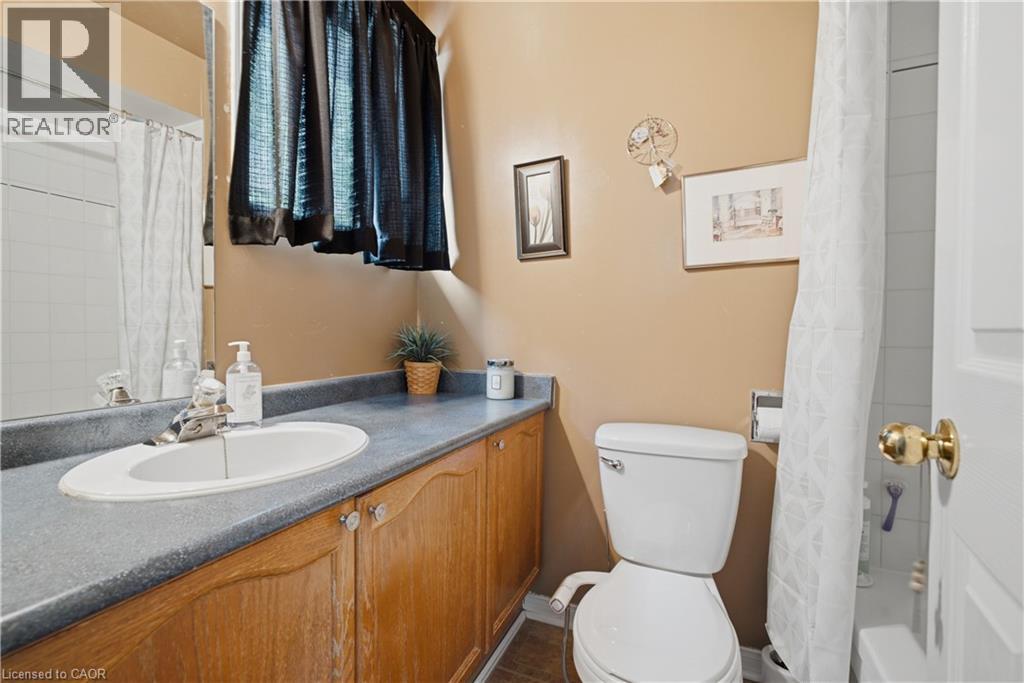131 Huntingwood Avenue, Hamilton, Ontario  L9H 6X5 - Photo 34 - 40853793