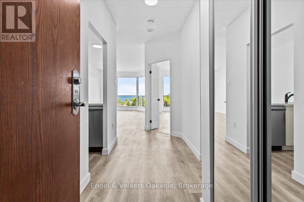 511 - 2511 Lakeshore Road W, Oakville, Ontario  L6L 6L9 - Photo 2 - W13707882