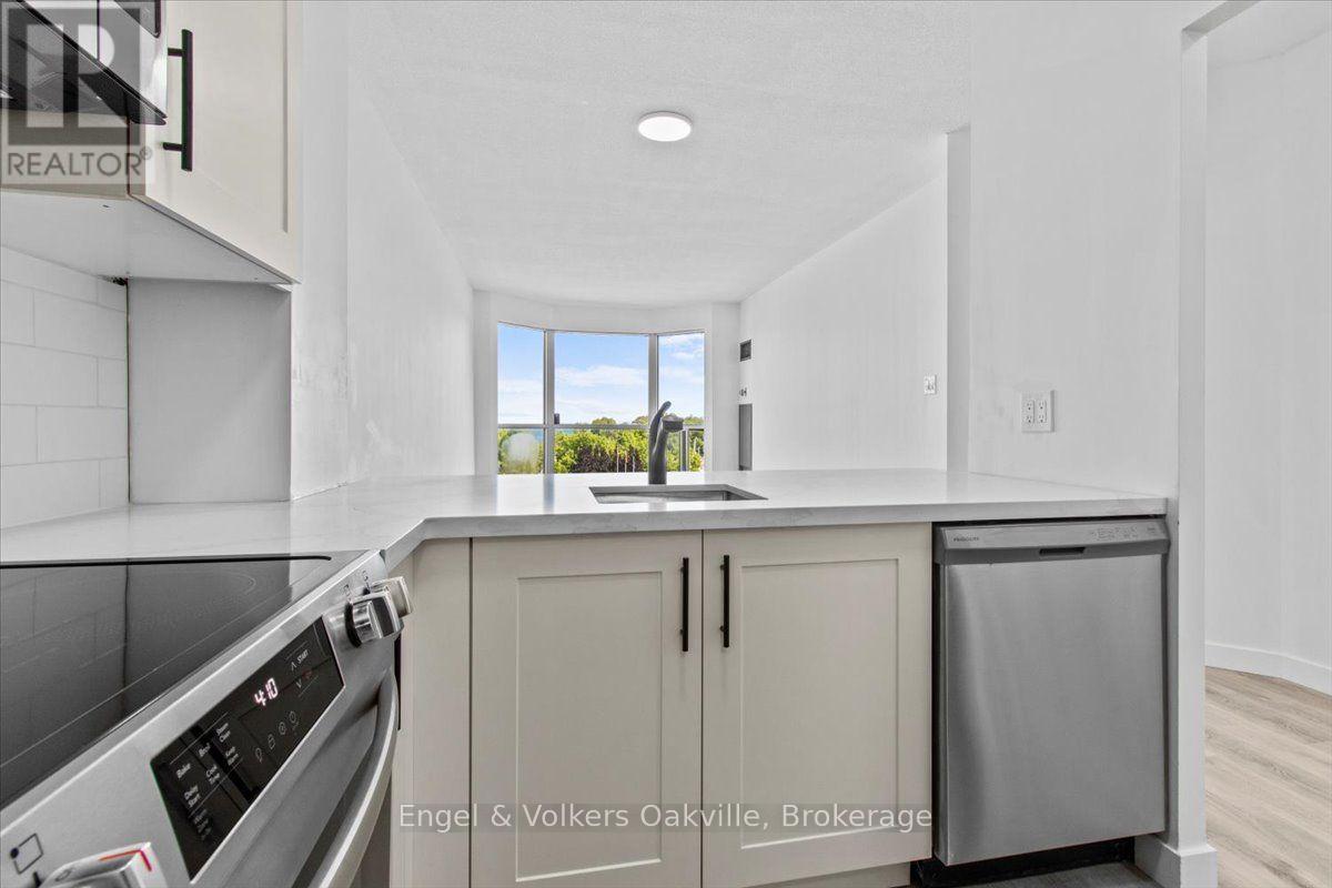 511 - 2511 Lakeshore Road W, Oakville, Ontario  L6L 6L9 - Photo 6 - W13707882