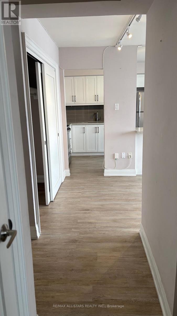 1906 - 10 Sunny Glenway, Toronto, Ontario  M3C 2Z3 - Photo 10 - C13707922