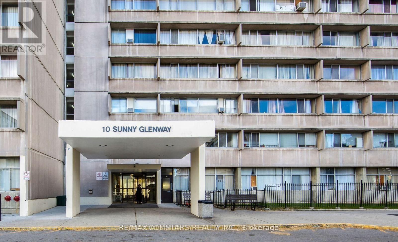 1906 - 10 Sunny Glenway, Toronto, Ontario  M3C 2Z3 - Photo 2 - C13707922