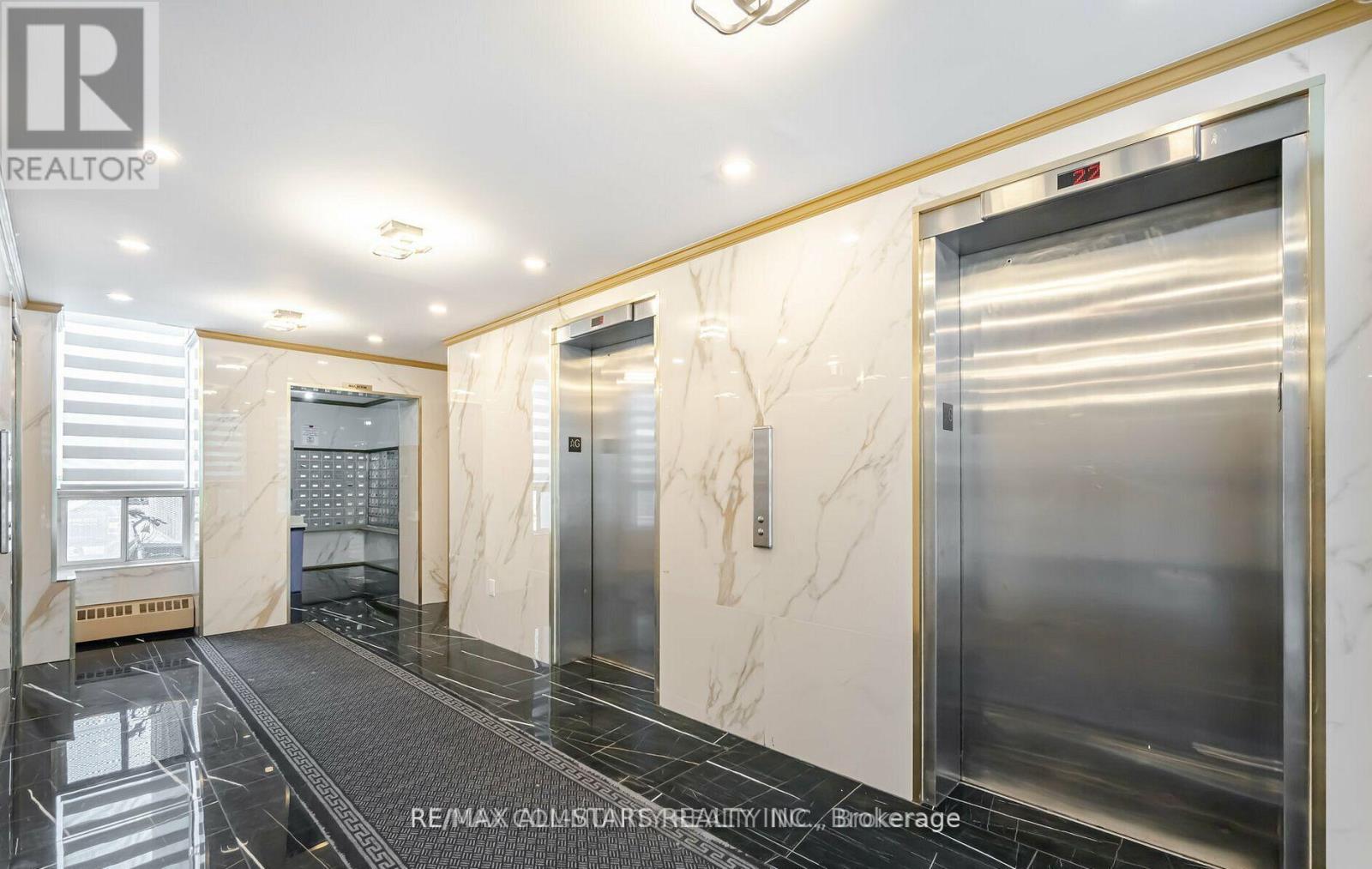 1906 - 10 Sunny Glenway, Toronto, Ontario  M3C 2Z3 - Photo 3 - C13707922