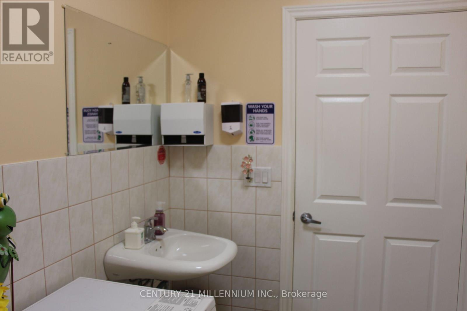 73 Ontario Street, Oshawa, Ontario  L1G 4Y9 - Photo 6 - E13707984