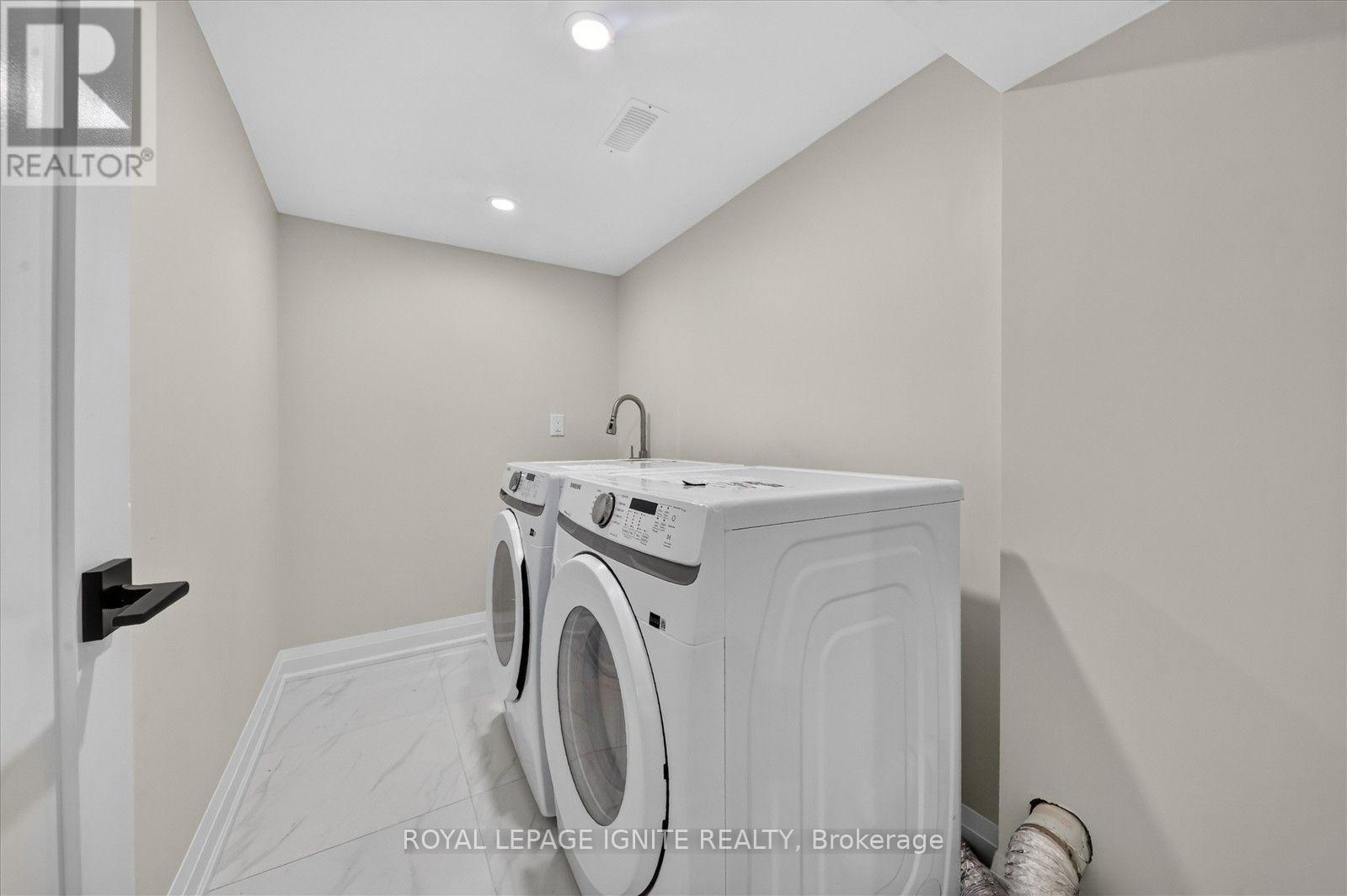 2404 Florentine Place, Pickering, Ontario  L1X 0H2 - Photo 15 - E13708010