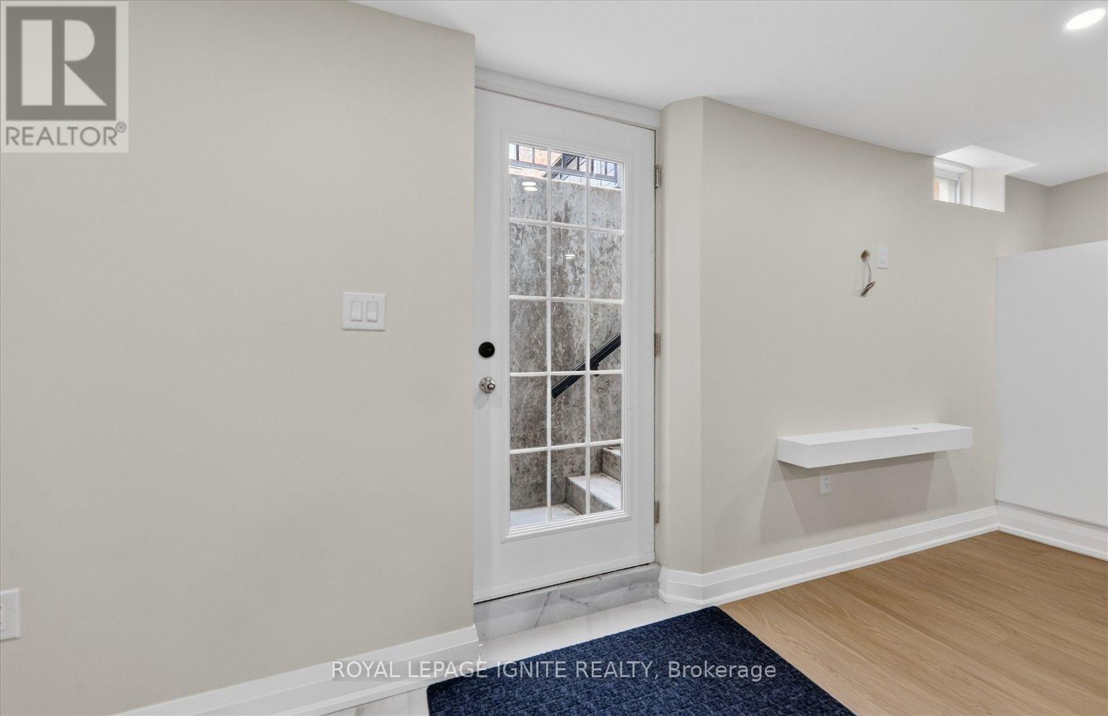 2404 Florentine Place, Pickering, Ontario  L1X 0H2 - Photo 3 - E13708010