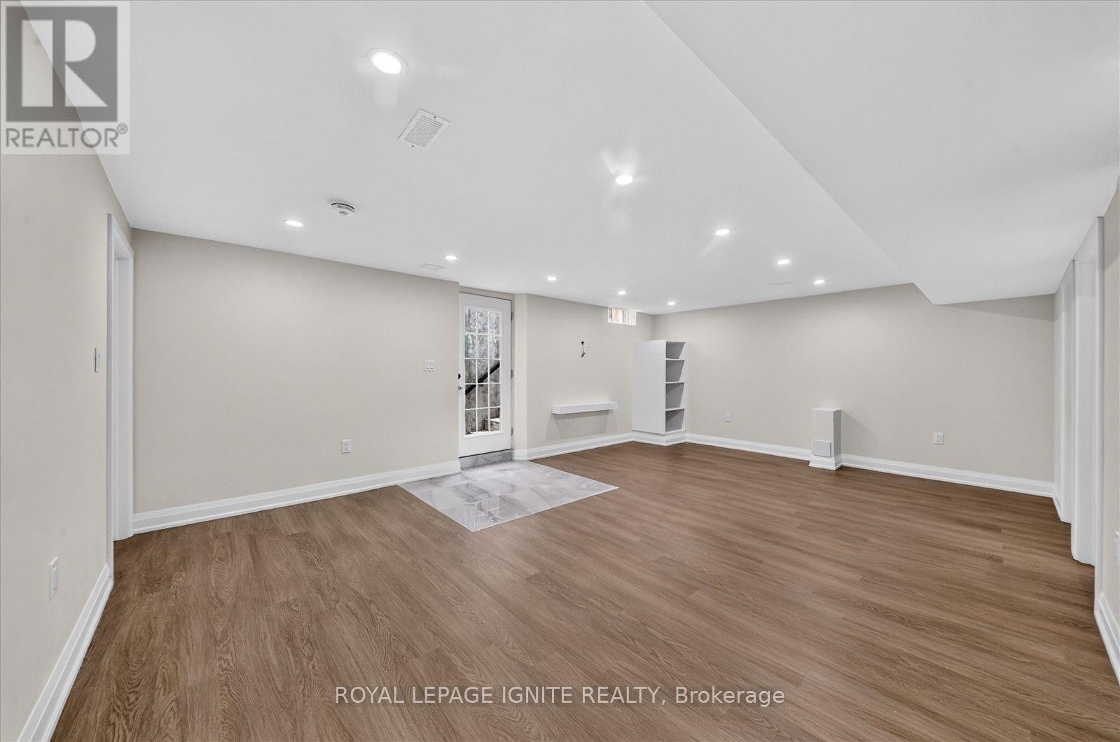 2404 Florentine Place, Pickering, Ontario  L1X 0H2 - Photo 4 - E13708010