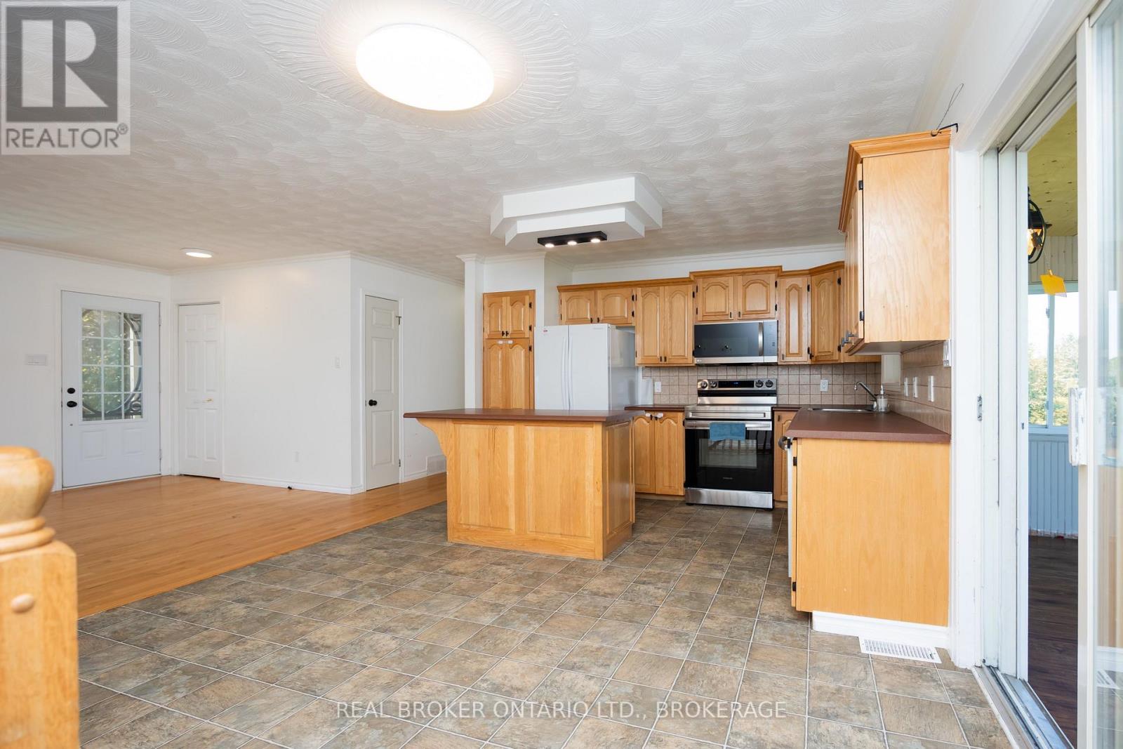 4057 Lefebvre Street, South Glengarry, Ontario  K0C 1L0 - Photo 10 - X13708004