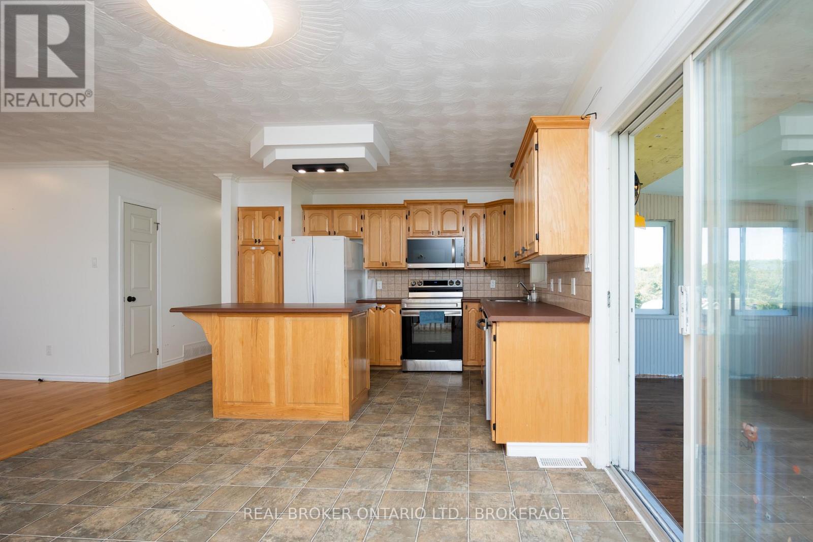 4057 Lefebvre Street, South Glengarry, Ontario  K0C 1L0 - Photo 11 - X13708004