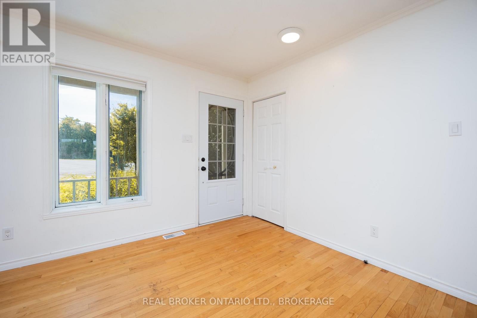 4057 Lefebvre Street, South Glengarry, Ontario K0C 1L0 - Photo 4 - X13708004