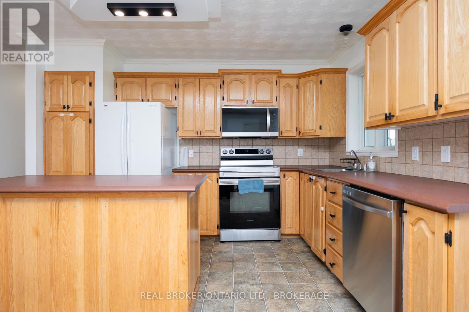 4057 Lefebvre Street, South Glengarry, Ontario  K0C 1L0 - Photo 8 - X13708004