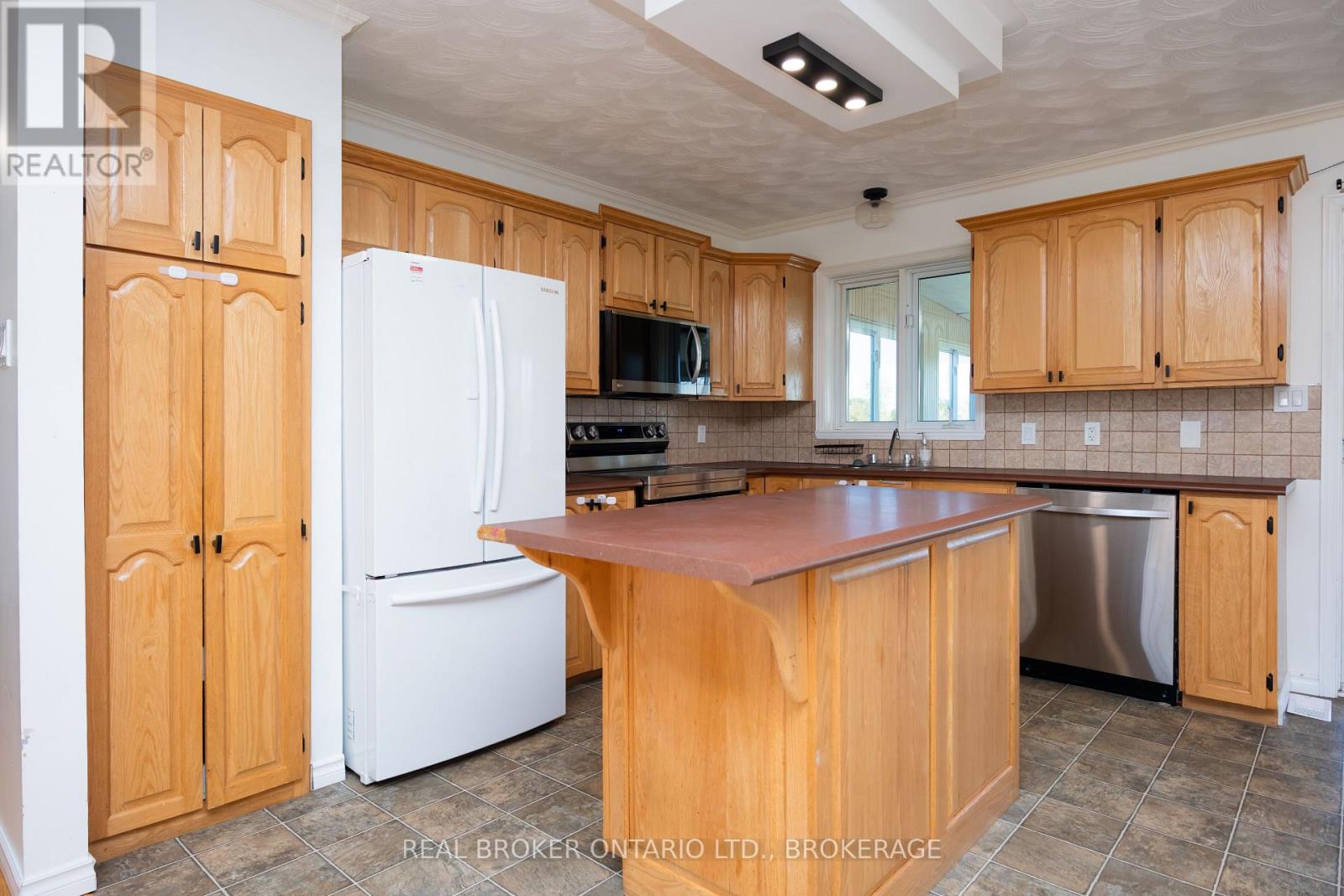 4057 Lefebvre Street, South Glengarry, Ontario  K0C 1L0 - Photo 9 - X13708004