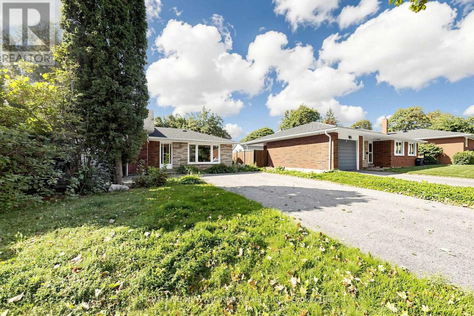6 Valleycrest Avenue, Markham, Ontario  L3P 1H7 - Photo 3 - N13707912