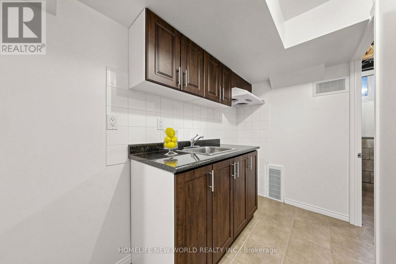 6 Valleycrest Avenue, Markham, Ontario  L3P 1H7 - Photo 36 - N13707912