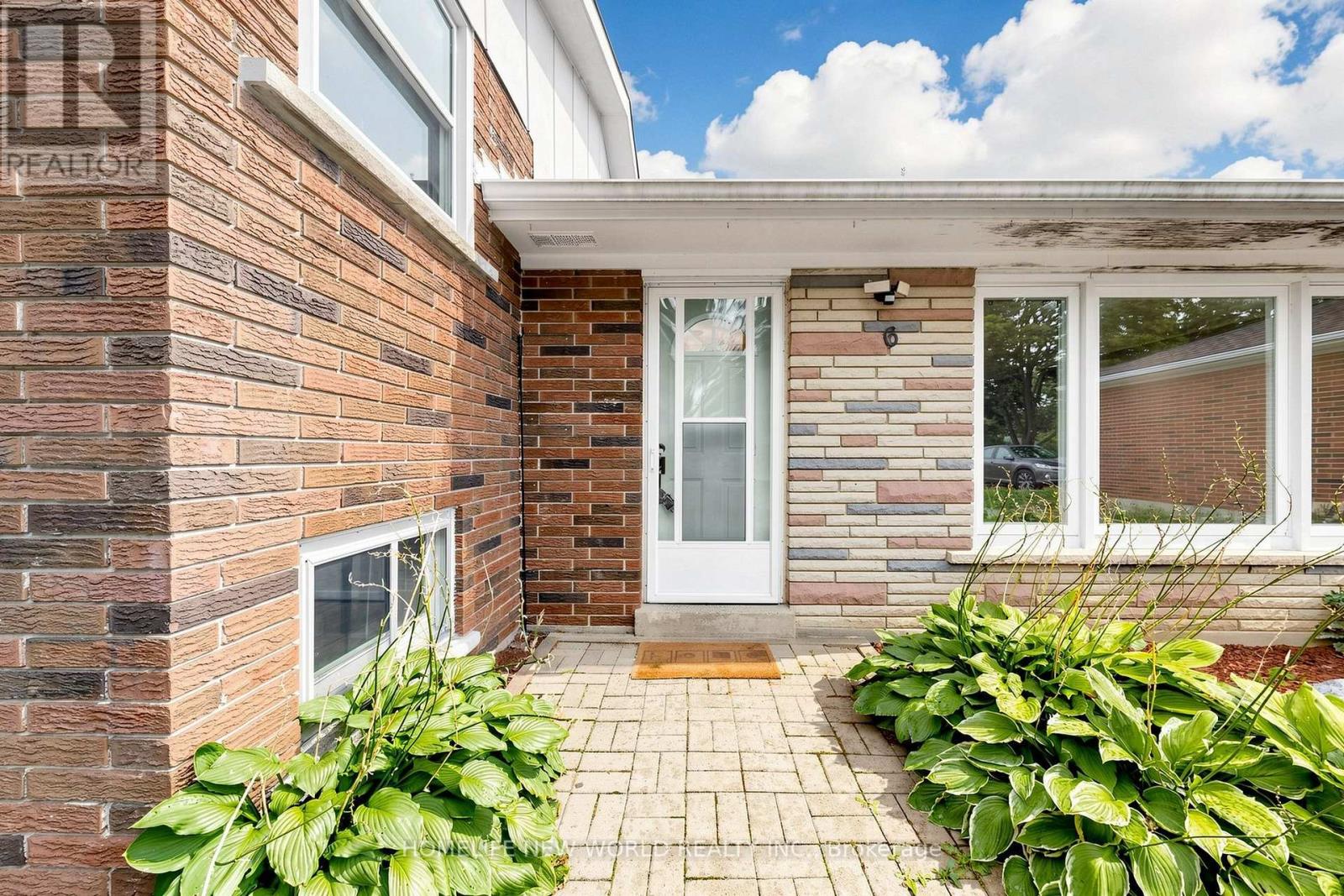 6 Valleycrest Avenue, Markham, Ontario  L3P 1H7 - Photo 4 - N13707912