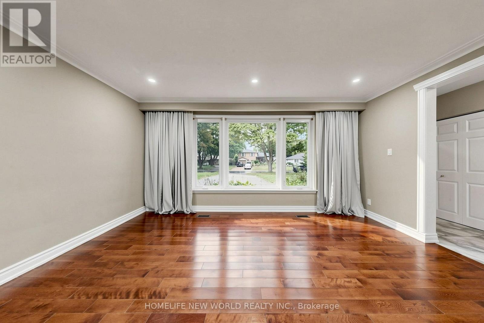 6 Valleycrest Avenue, Markham, Ontario  L3P 1H7 - Photo 7 - N13707912