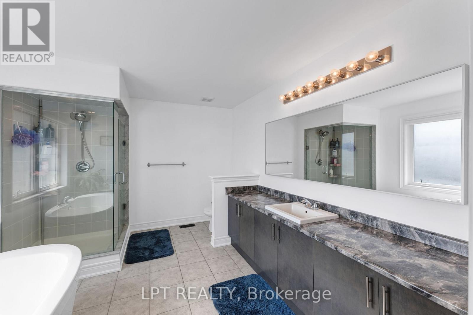 33 Mondial Crescent, East Gwillimbury, Ontario  L9N 0S1 - Photo 24 - N13708024