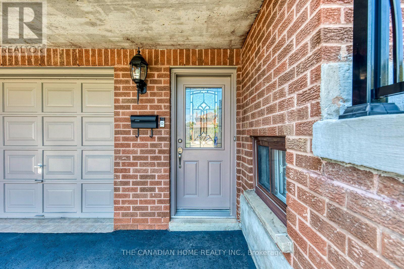5472 Bourget Drive, Mississauga, Ontario  L5R 3C9 - Photo 3 - W13707892