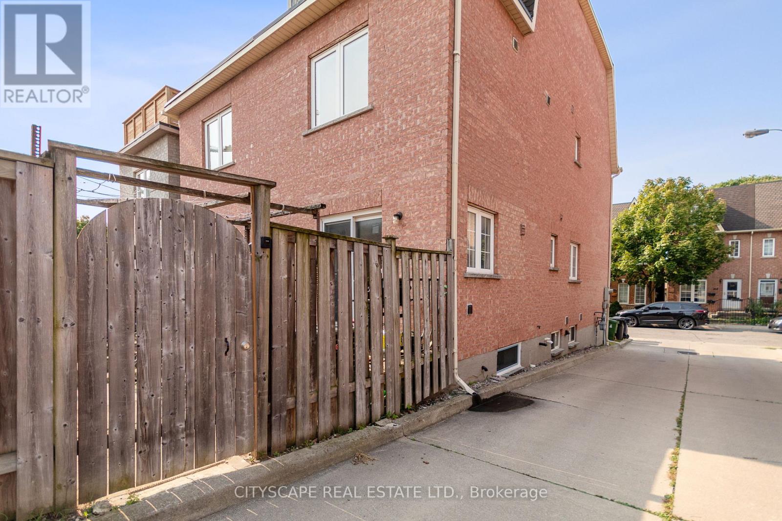 Lower - 163 Rankin Crescent, Toronto, Ontario  M6P 4H9 - Photo 17 - W13707910