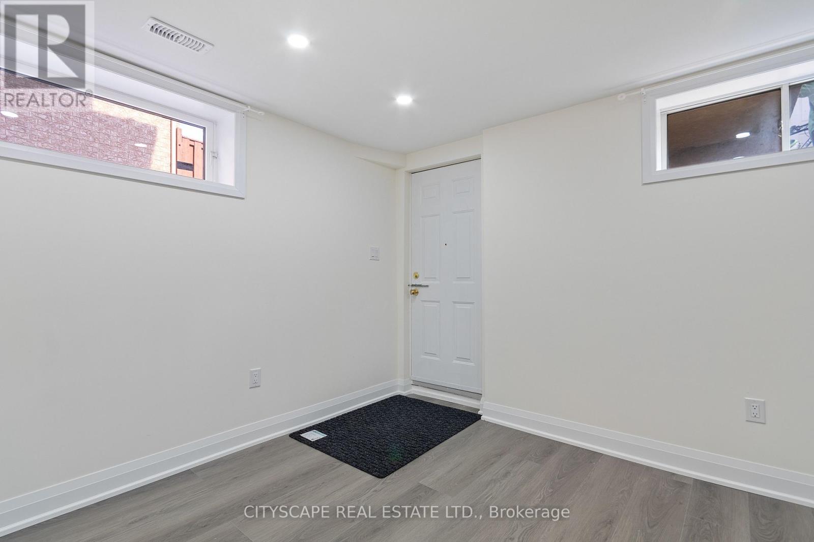 Lower - 163 Rankin Crescent, Toronto, Ontario  M6P 4H9 - Photo 3 - W13707910