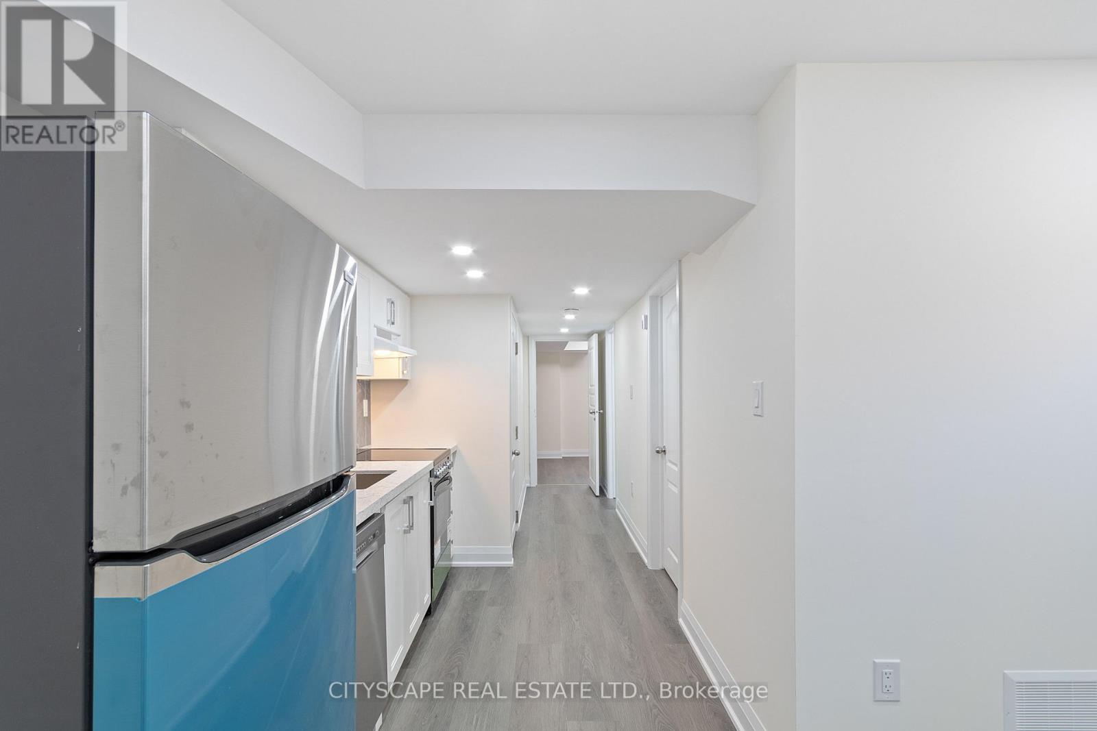 Lower - 163 Rankin Crescent, Toronto, Ontario  M6P 4H9 - Photo 4 - W13707910