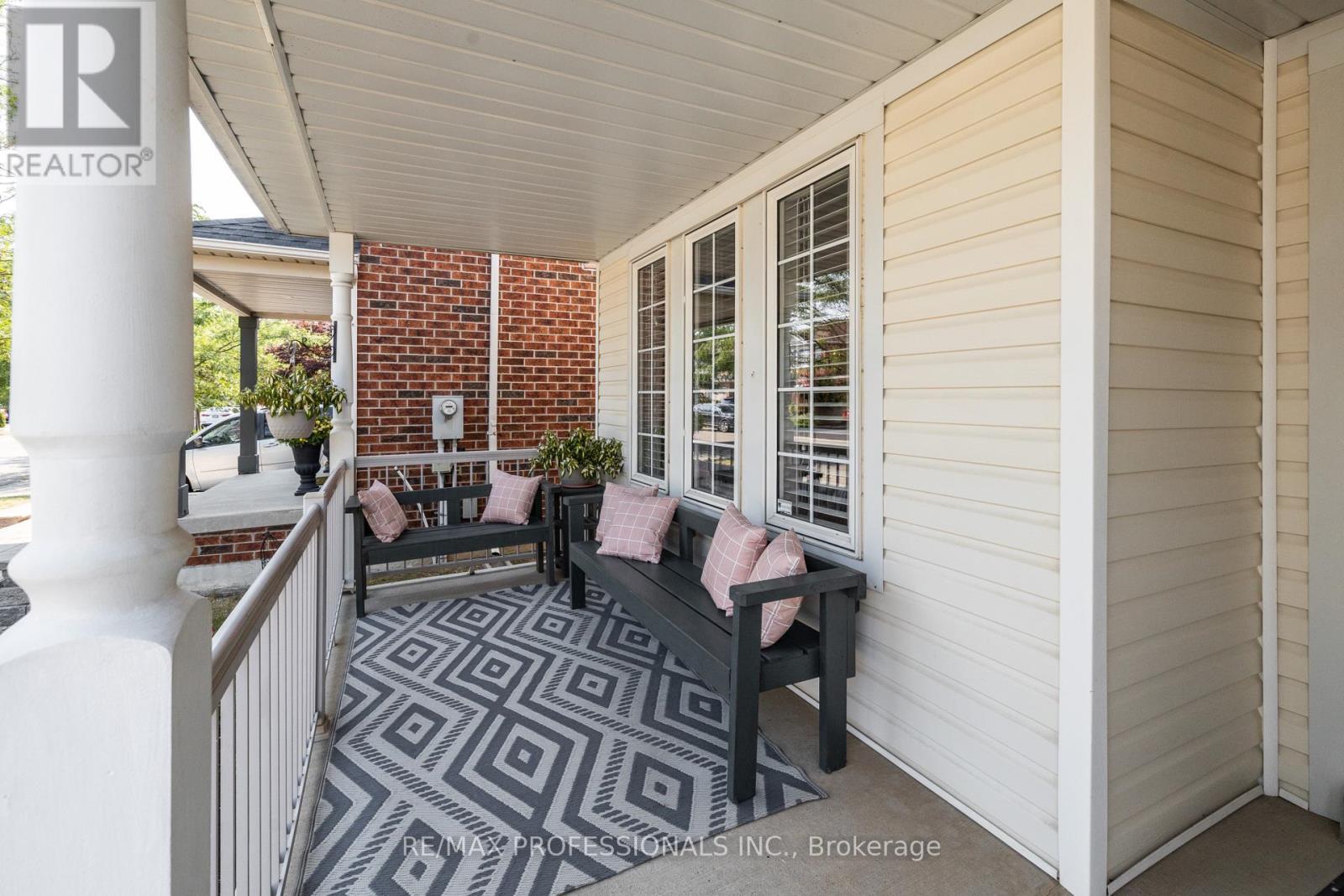 1245 Newell Street, Milton, Ontario  L9T 6C2 - Photo 4 - W13707958