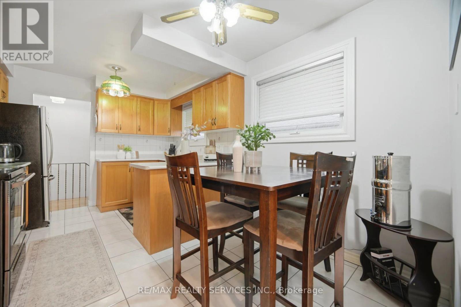 2414 Whaley Drive, Mississauga, Ontario  L5B 2B5 - Photo 11 - W13707964