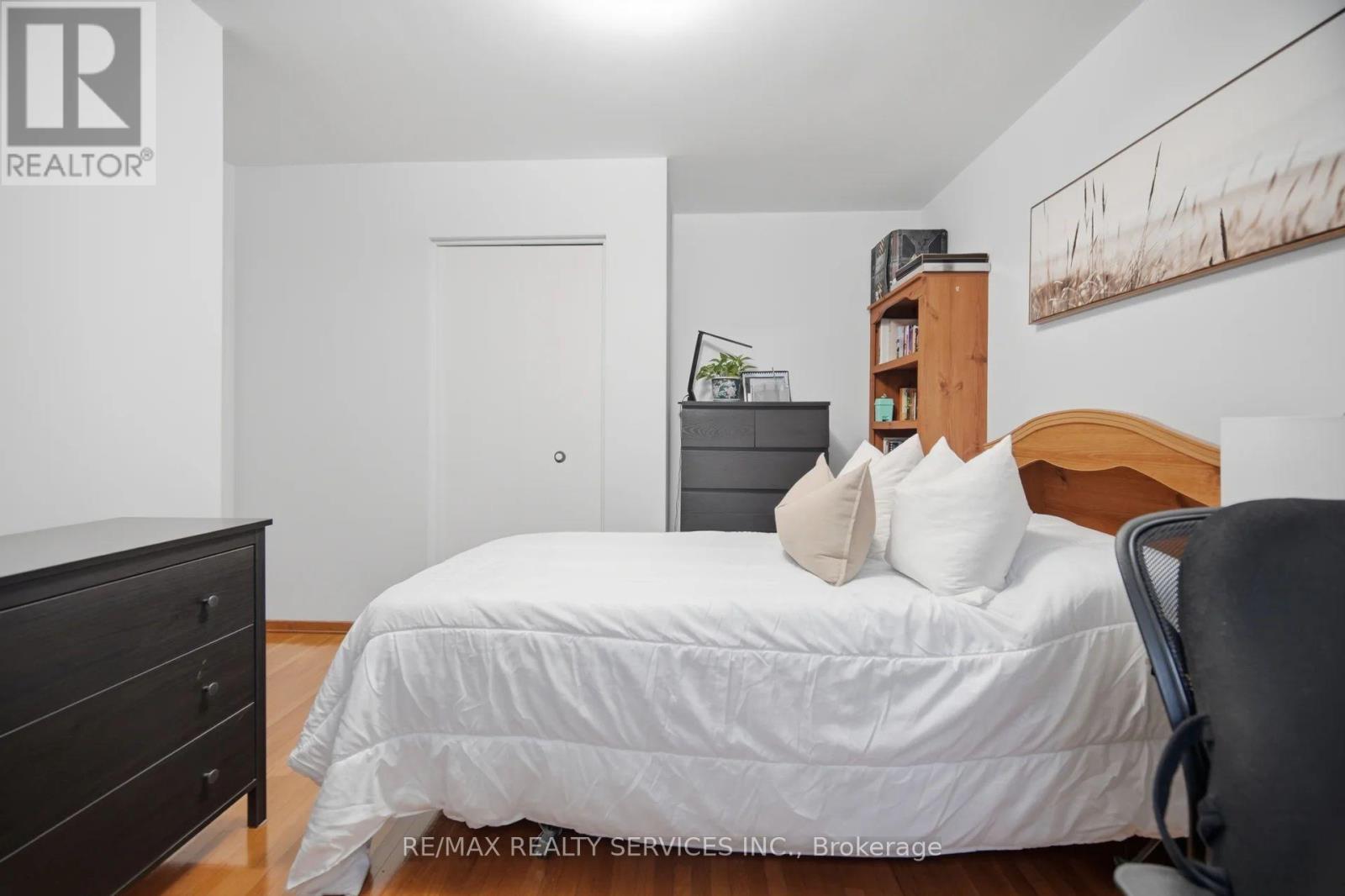 2414 Whaley Drive, Mississauga, Ontario  L5B 2B5 - Photo 17 - W13707964