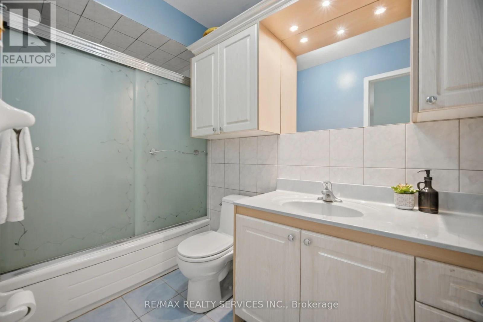 2414 Whaley Drive, Mississauga, Ontario  L5B 2B5 - Photo 18 - W13707964