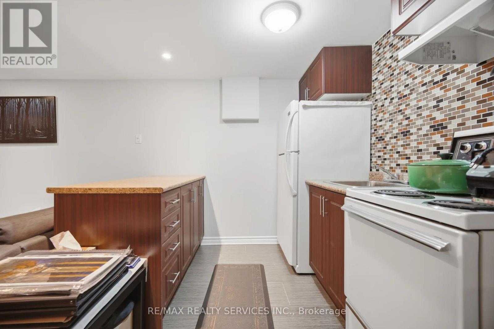 2414 Whaley Drive, Mississauga, Ontario  L5B 2B5 - Photo 23 - W13707964