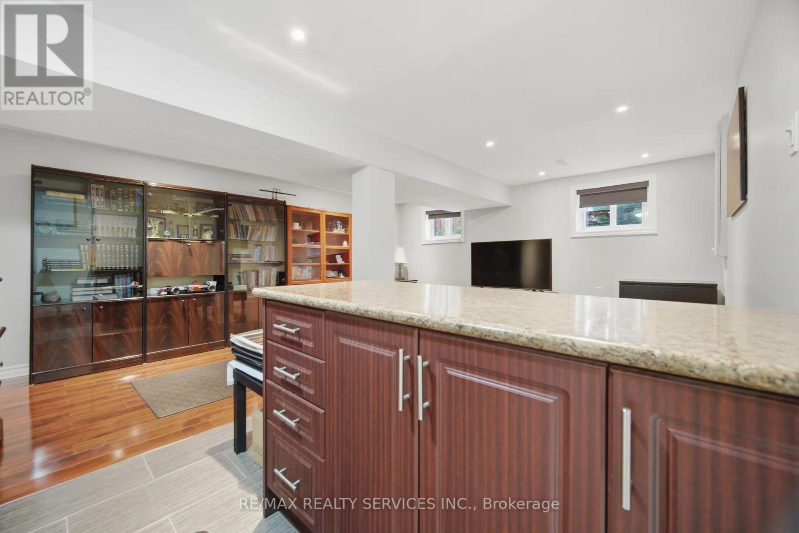 2414 Whaley Drive, Mississauga, Ontario  L5B 2B5 - Photo 24 - W13707964