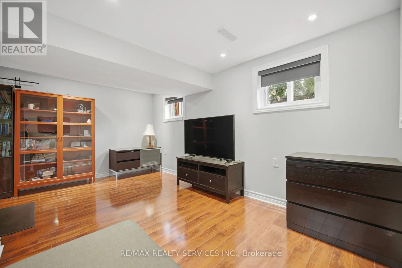 2414 Whaley Drive, Mississauga, Ontario  L5B 2B5 - Photo 27 - W13707964