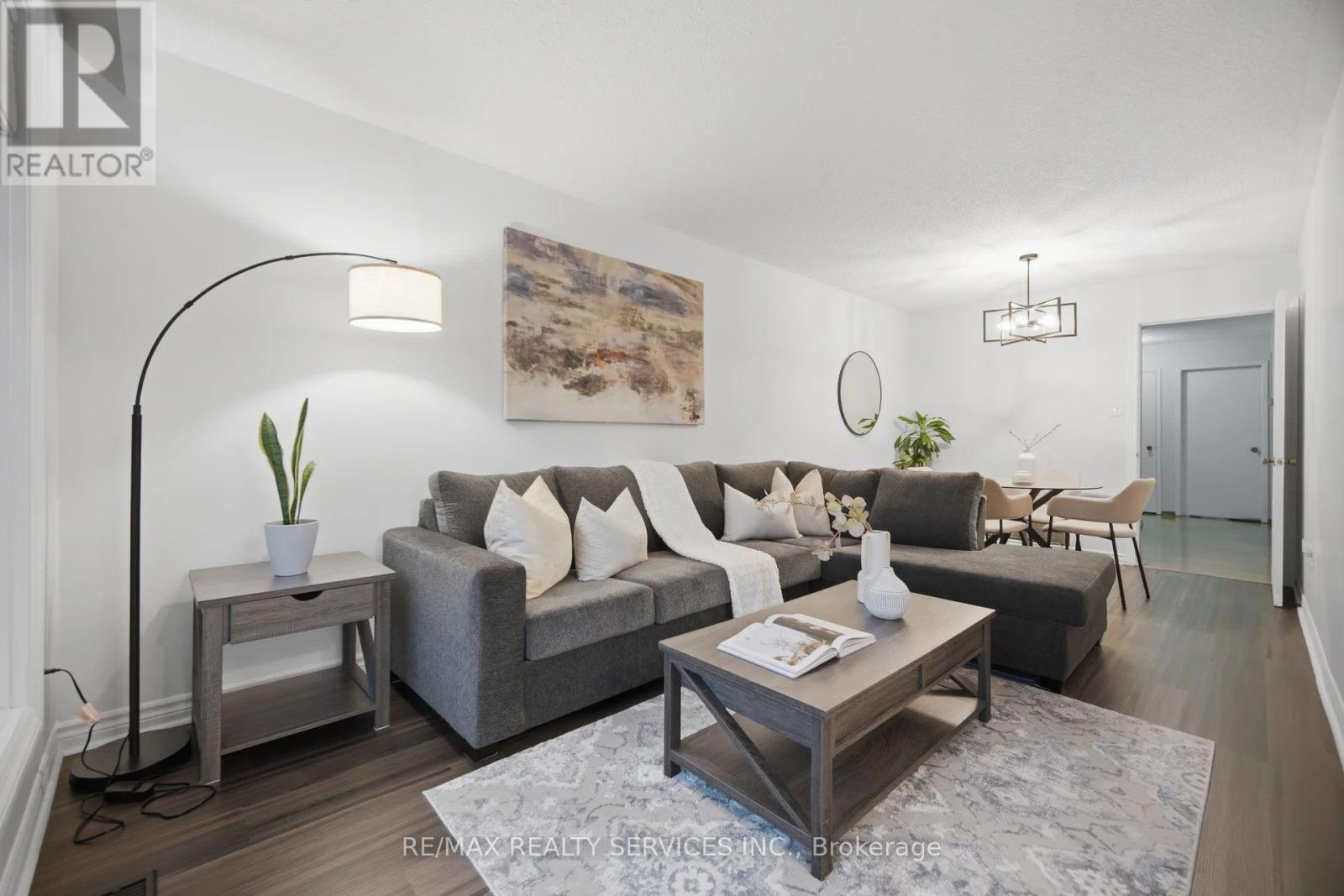 2414 Whaley Drive, Mississauga, Ontario  L5B 2B5 - Photo 3 - W13707964