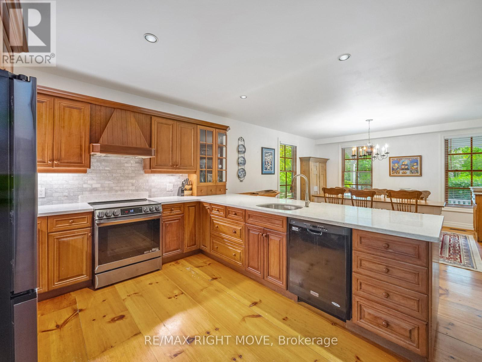 7135 Pond Street, Mississauga, Ontario  L5W 1A1 - Photo 19 - W13707974