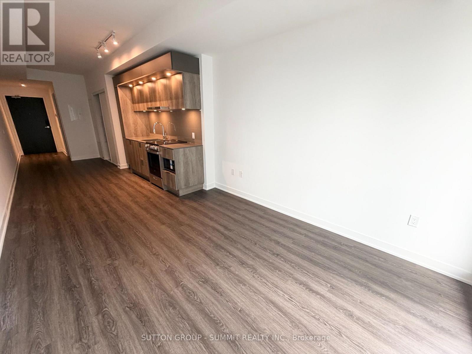 324 - 448 Burnhamthorpe Road W, Mississauga, Ontario  L5B 0M3 - Photo 3 - W13708030