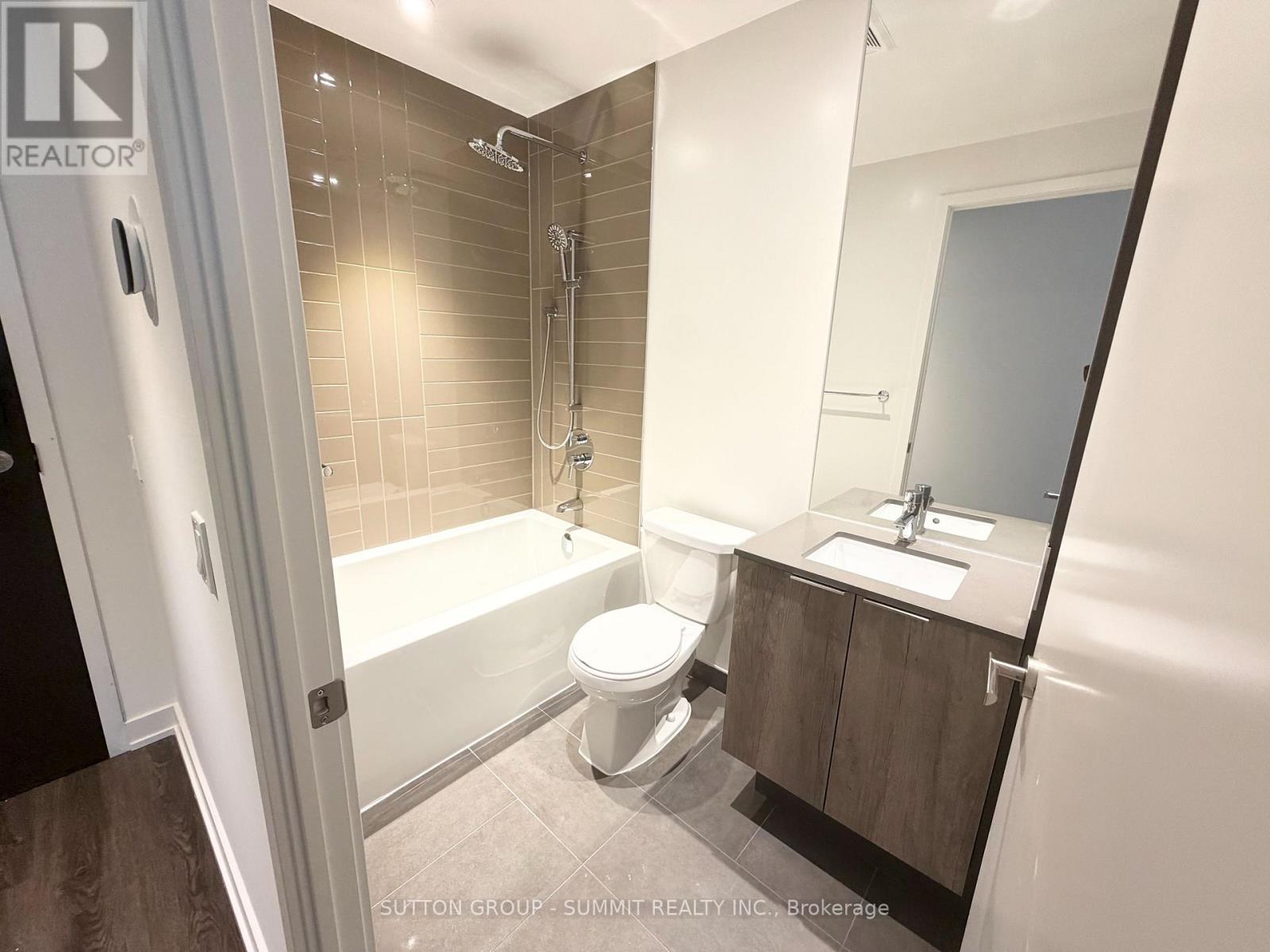 324 - 448 Burnhamthorpe Road W, Mississauga, Ontario  L5B 0M3 - Photo 5 - W13708030
