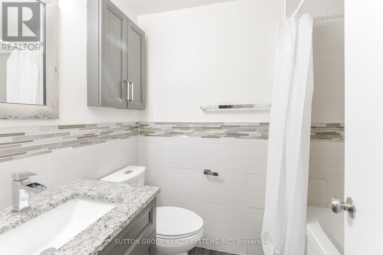 Upper - 36 Enfield Drive, Cambridge, Ontario  N1P 1A5 - Photo 7 - X13707960