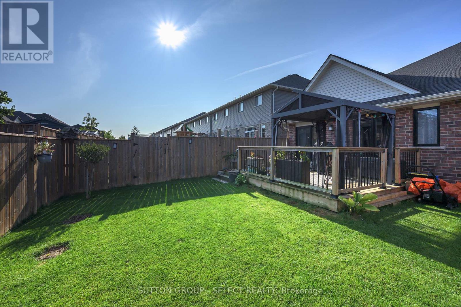 17 Cortland Terrace, St. Thomas, Ontario  N5R 0J6 - Photo 2 - X13707864