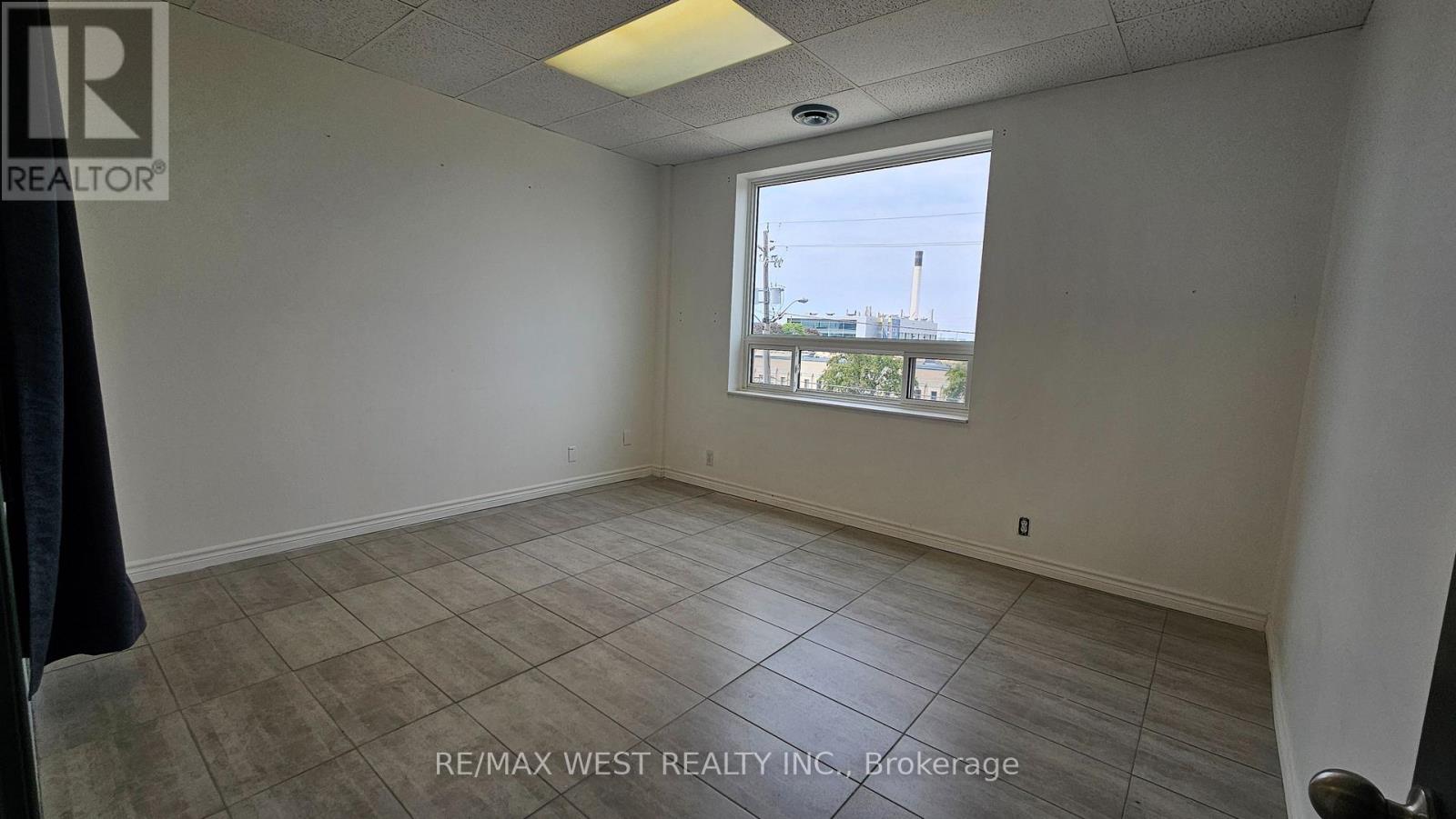 206 - 174 Harwood Avenue, Ajax, Ontario  L1S 2H6 - Photo 4 - E13498664