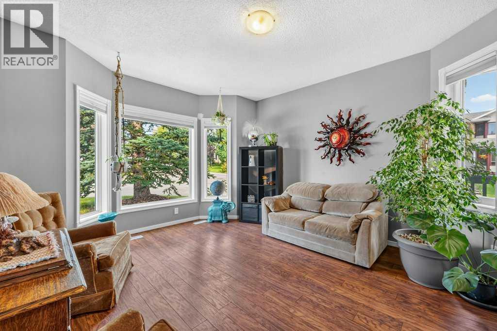 83 Millrise Crescent Sw, Calgary, Alberta  T2Y 2E4 - Photo 8 - A2336993