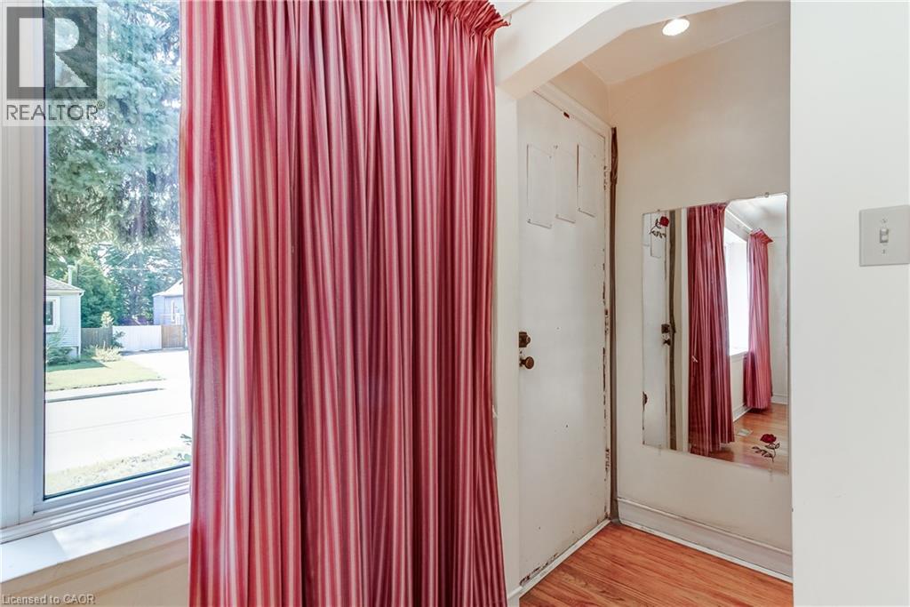 230 East 33rd Street, Hamilton, Ontario  L8V 3T6 - Photo 6 - 40852946
