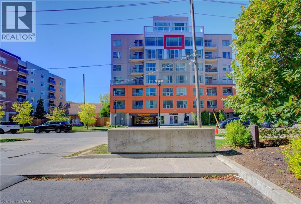 321 Spruce Street Unit# 102, Waterloo, Ontario  N2L 0G4 - Photo 2 - 40856998
