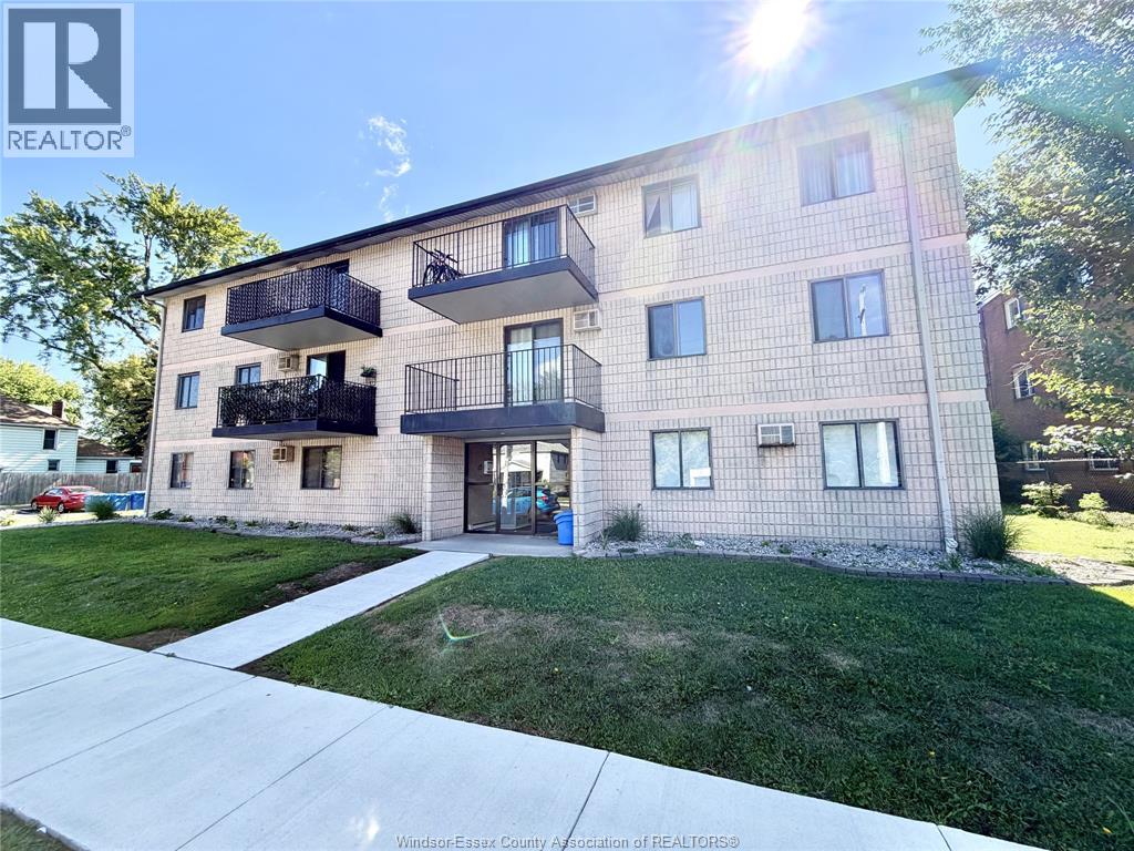 3355 Sandwich Unit# 102, Windsor, Ontario N9C 1B2 - Photo 2 - 26020652