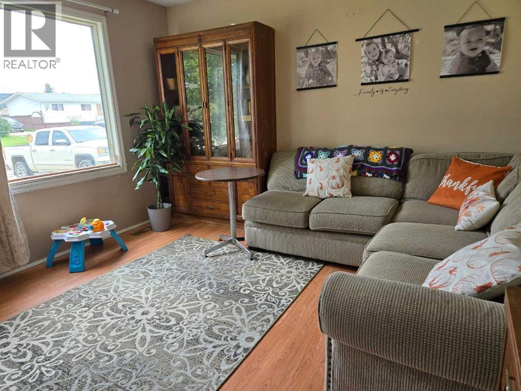 5015 Oxford Avenue, Swan Hills, Alberta  T0G 2C0 - Photo 5 - A2339769