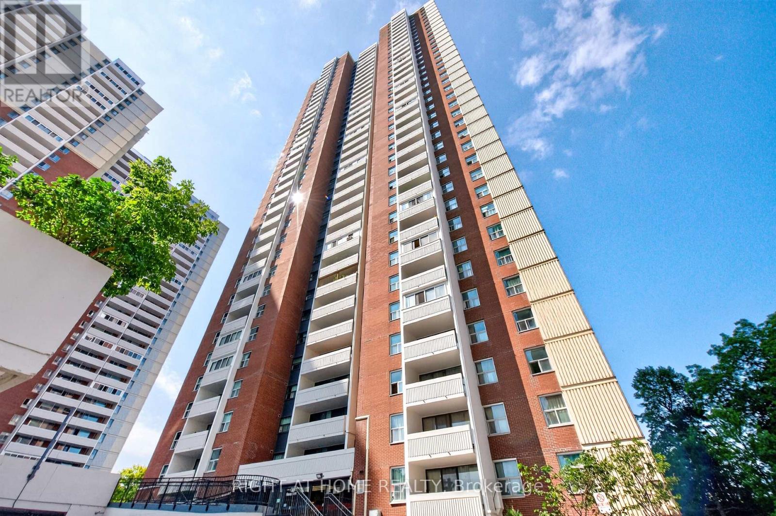 2407 - 3 MASSEY SQUARE, Toronto, Ontario